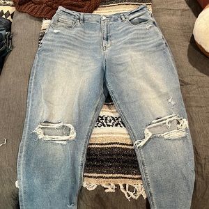 American Eagle Mom Jeans - 14 Reg - Light Wash Destroy